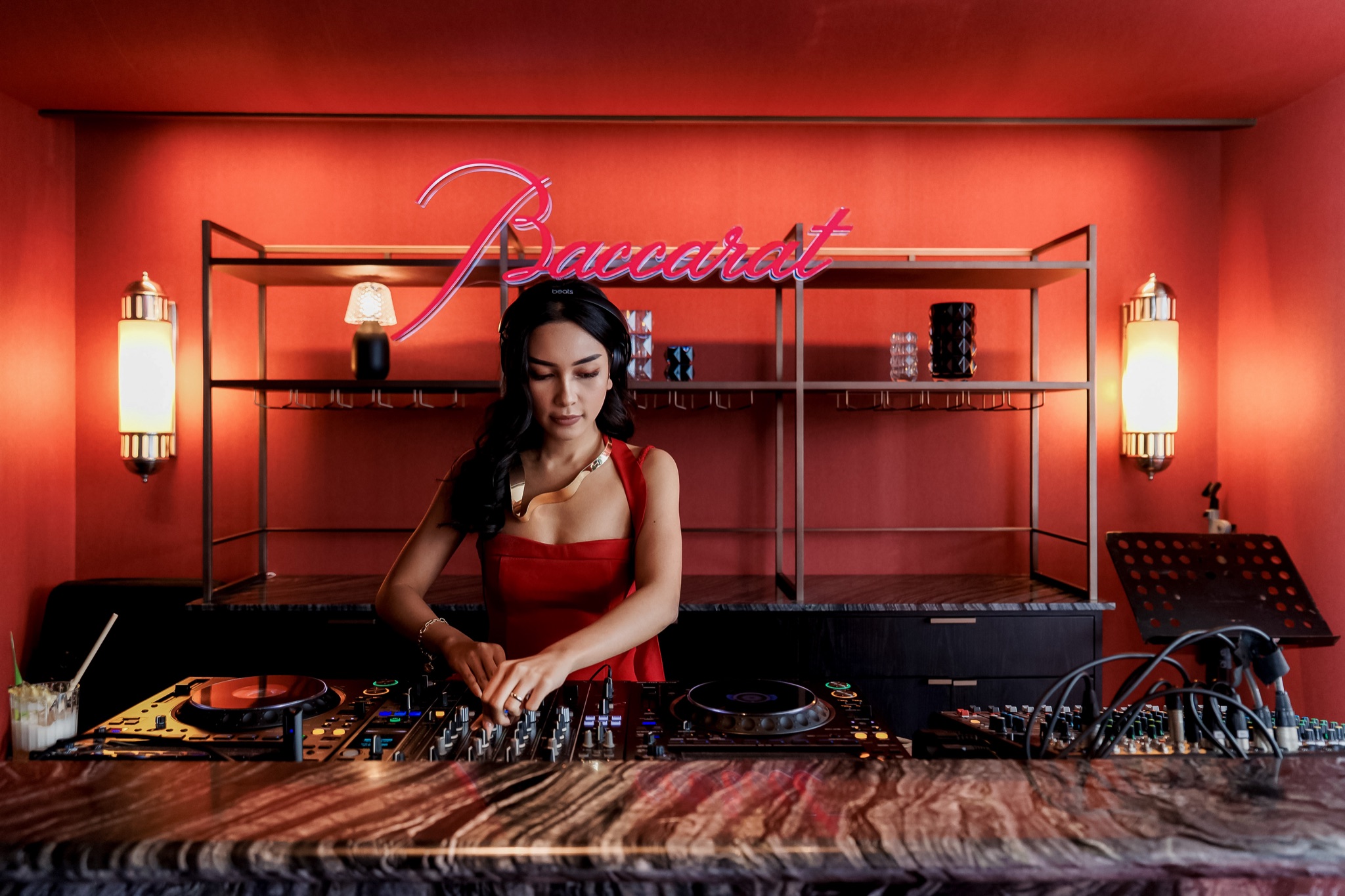 MO X Baccarat photo