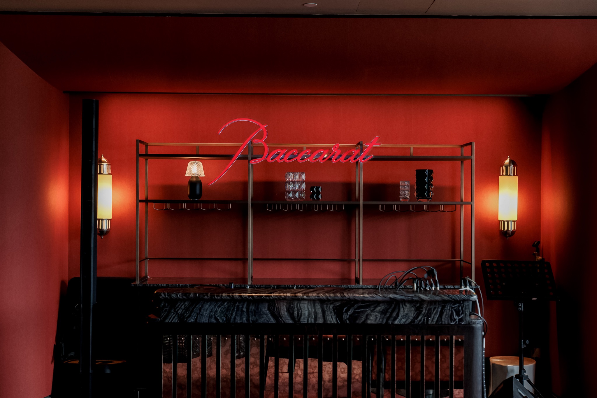 MO X Baccarat photo